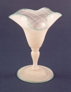 花瓶、19世紀後半（ガラス）